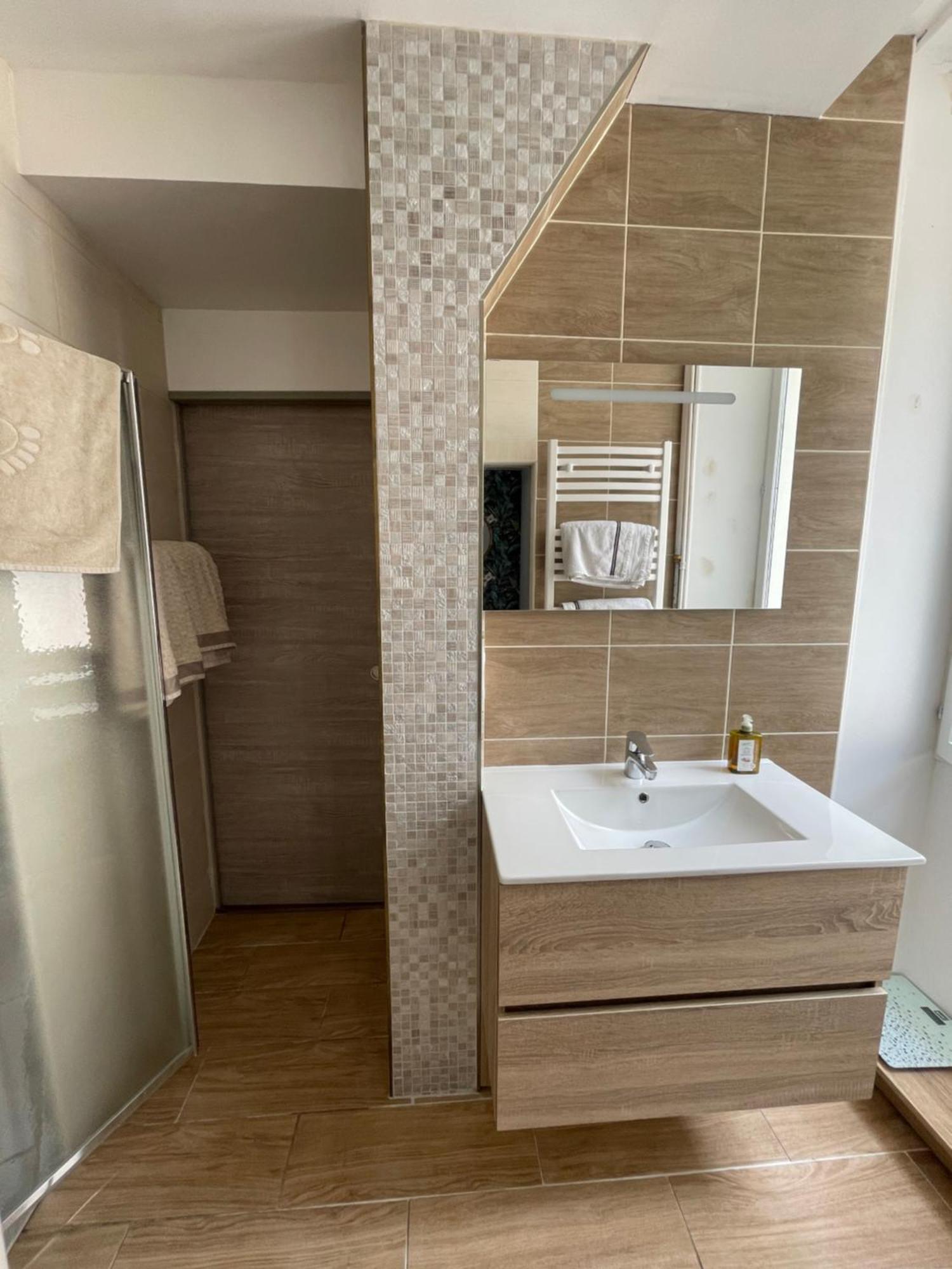 Appartement Moderne Centre Ville, 5 Personnes, 65 M2 Semur-en-Auxois Bagian luar foto