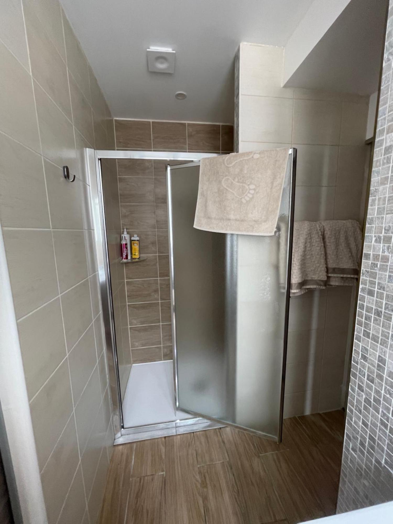 Appartement Moderne Centre Ville, 5 Personnes, 65 M2 Semur-en-Auxois Bagian luar foto