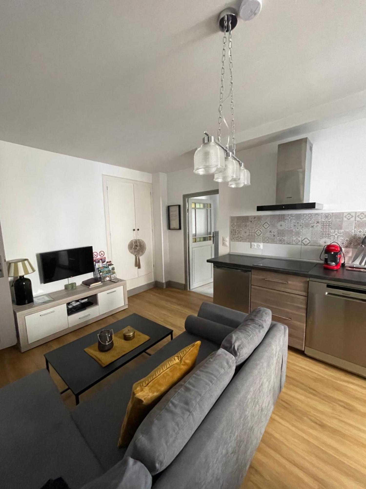 Appartement Moderne Centre Ville, 5 Personnes, 65 M2 Semur-en-Auxois Bagian luar foto