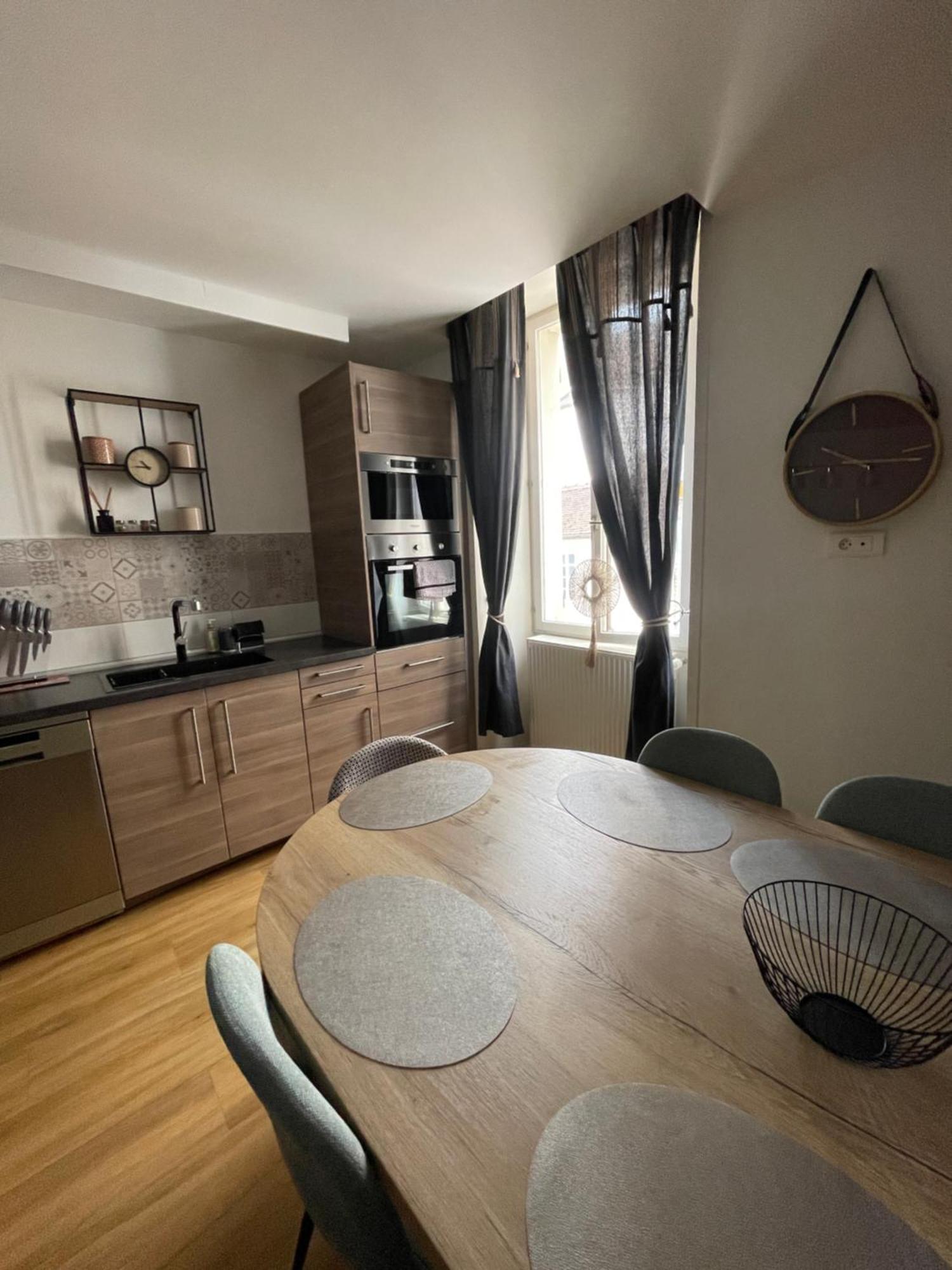 Appartement Moderne Centre Ville, 5 Personnes, 65 M2 Semur-en-Auxois Bagian luar foto
