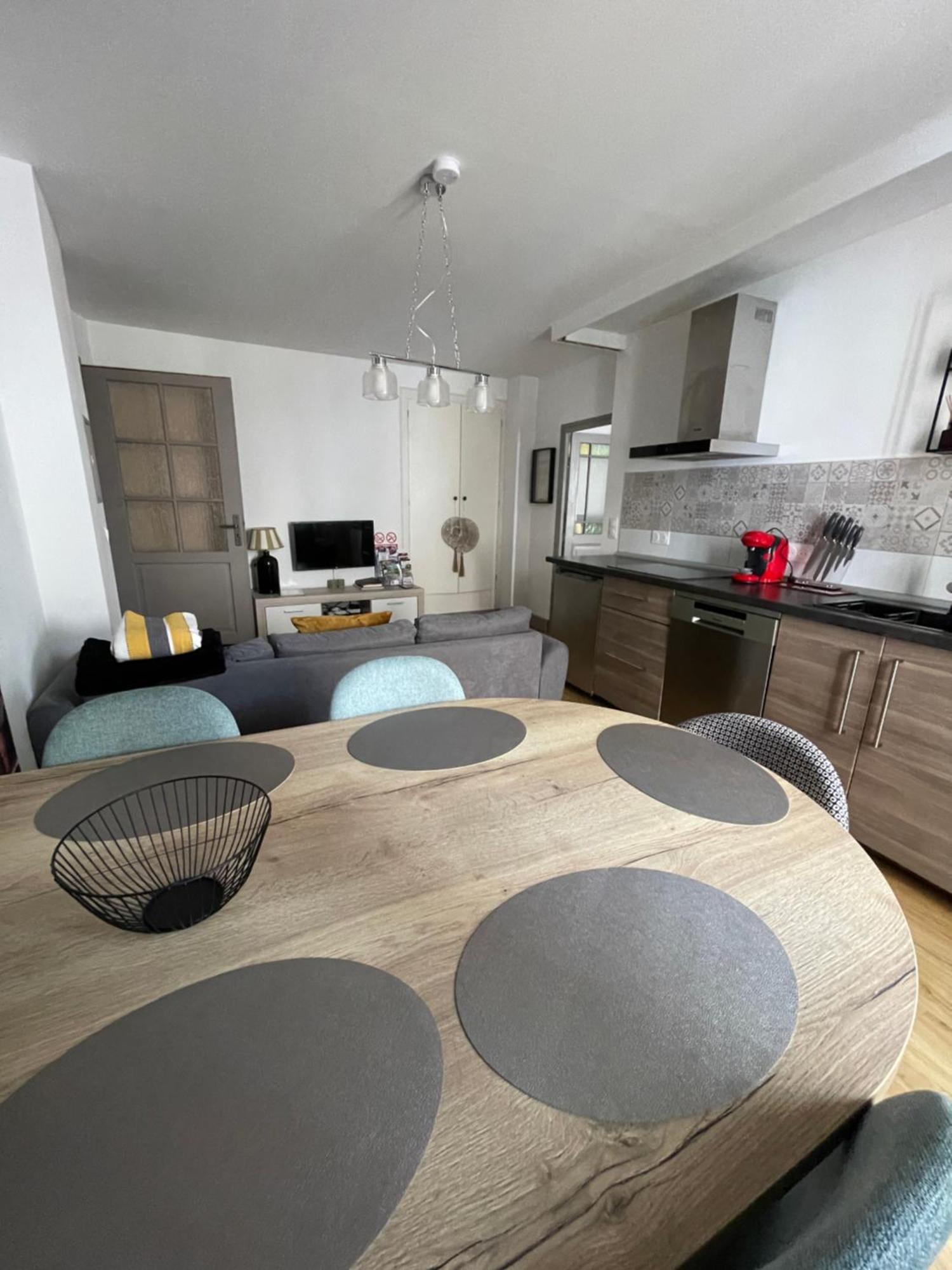 Appartement Moderne Centre Ville, 5 Personnes, 65 M2 Semur-en-Auxois Bagian luar foto